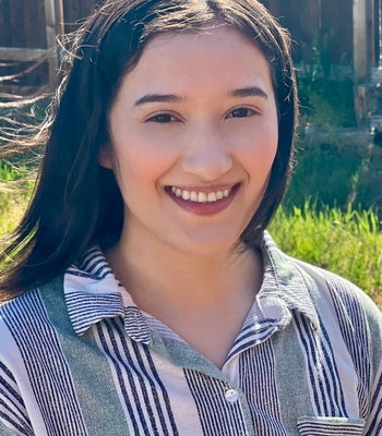 Portrait of Bella Dillard, REALTOR.